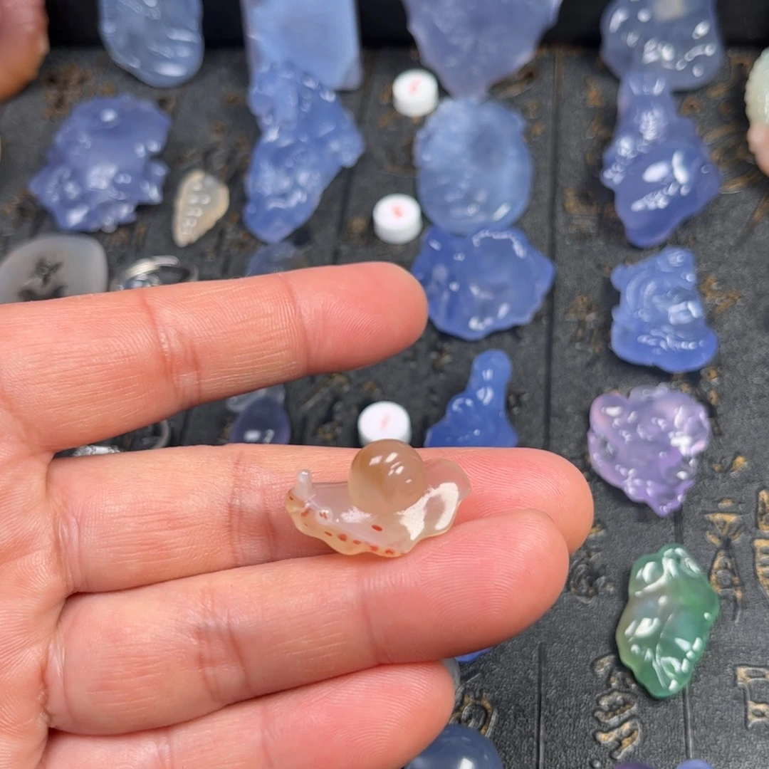 玛瑙/玉髓未镶嵌颈饰蜗牛