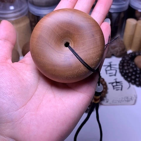 檀香木把件老山檀香大面包圈微瑕