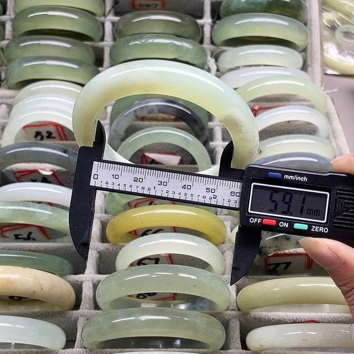 未镶嵌蛇纹石玉手镯49