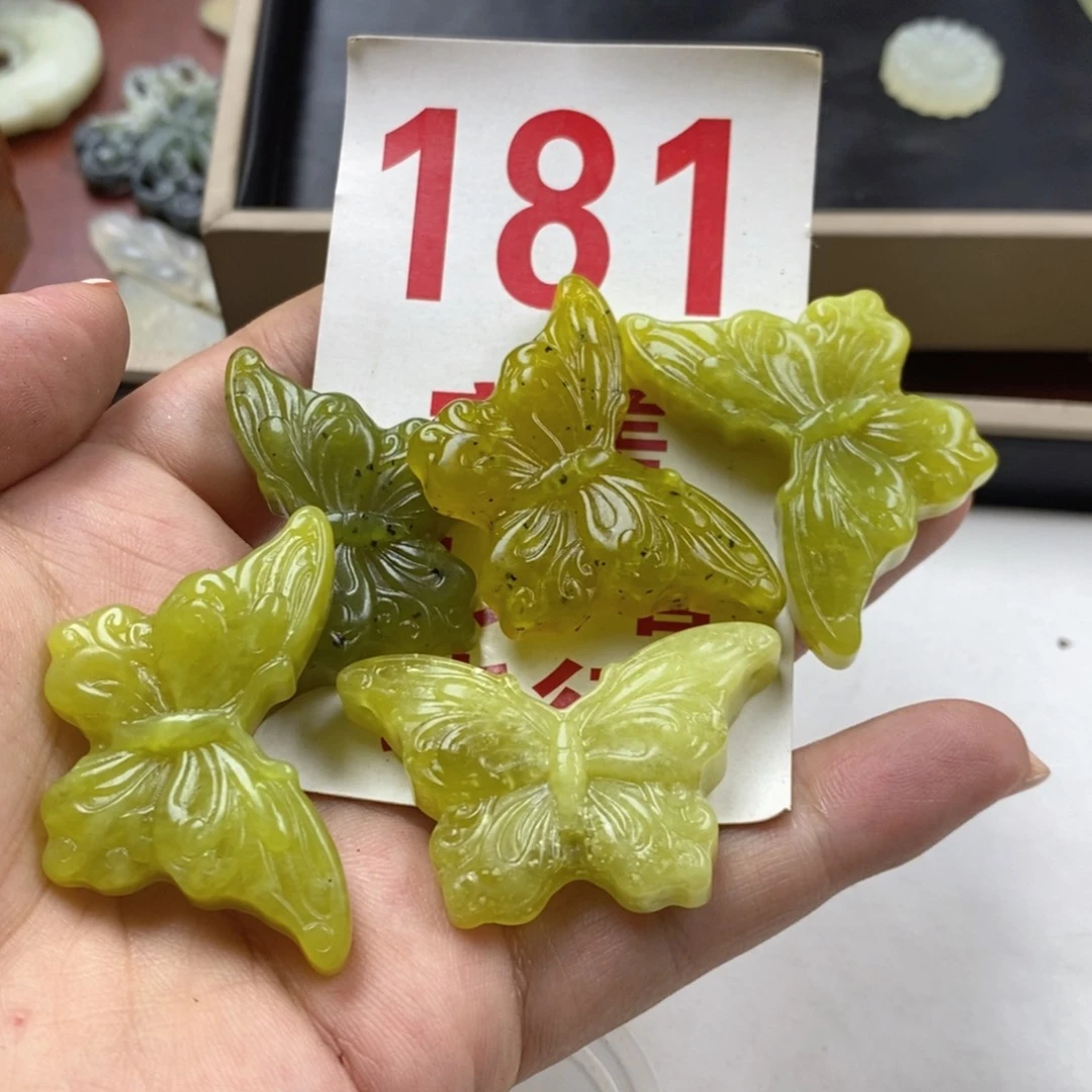 蛇纹石玉未镶嵌挂坠