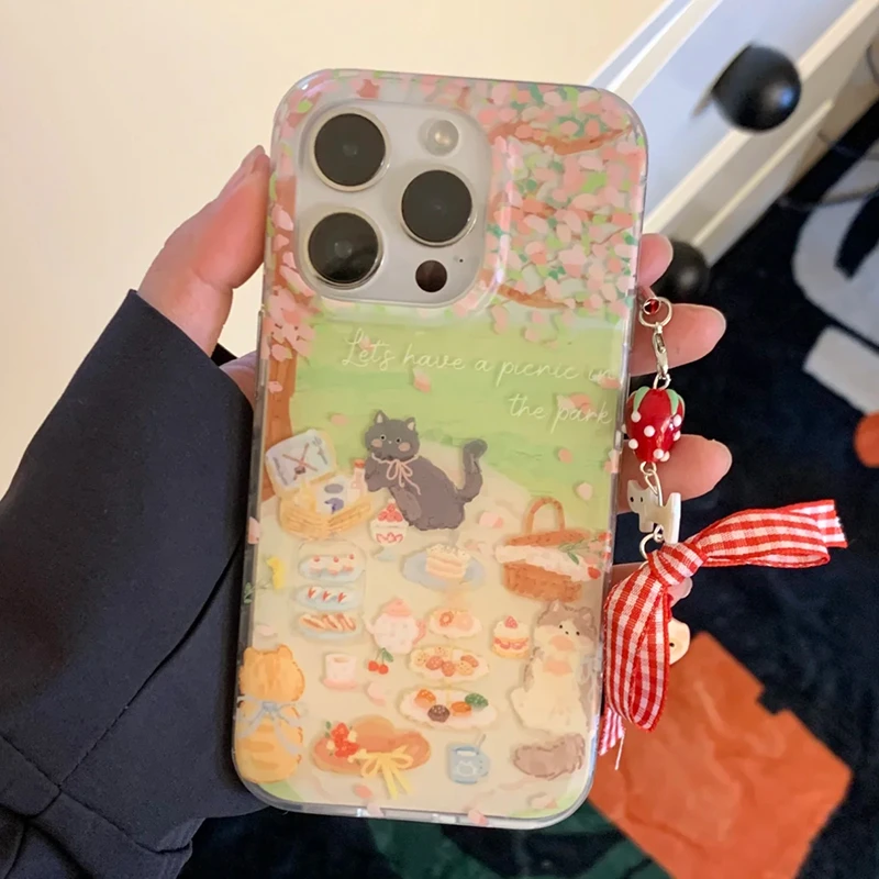 鲜花野餐猫咪适用苹果16手机壳iPhone带吊坠oppo华为荣耀小米vivo