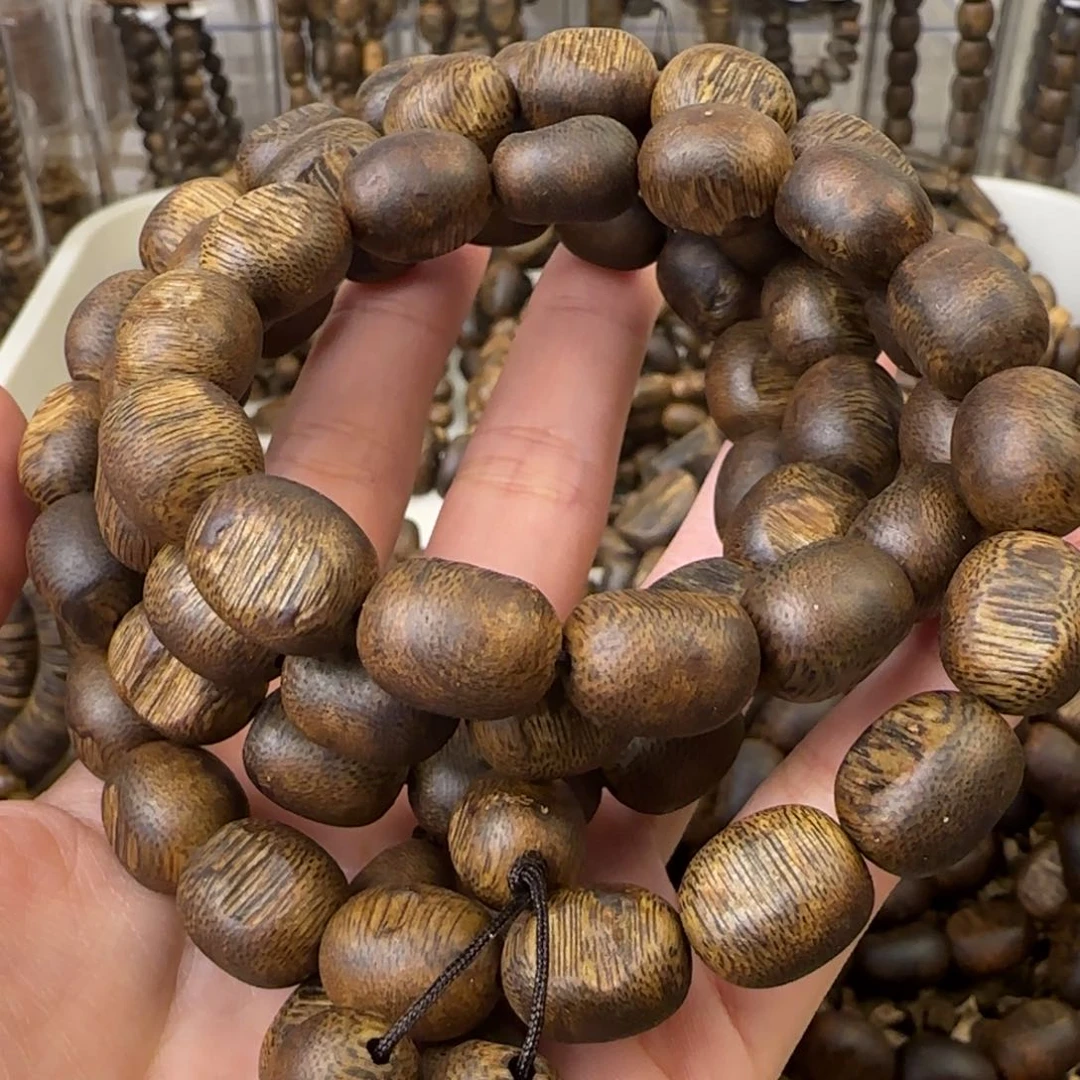 沉香手串多圈留疤张勺子48.6克老料绿奇