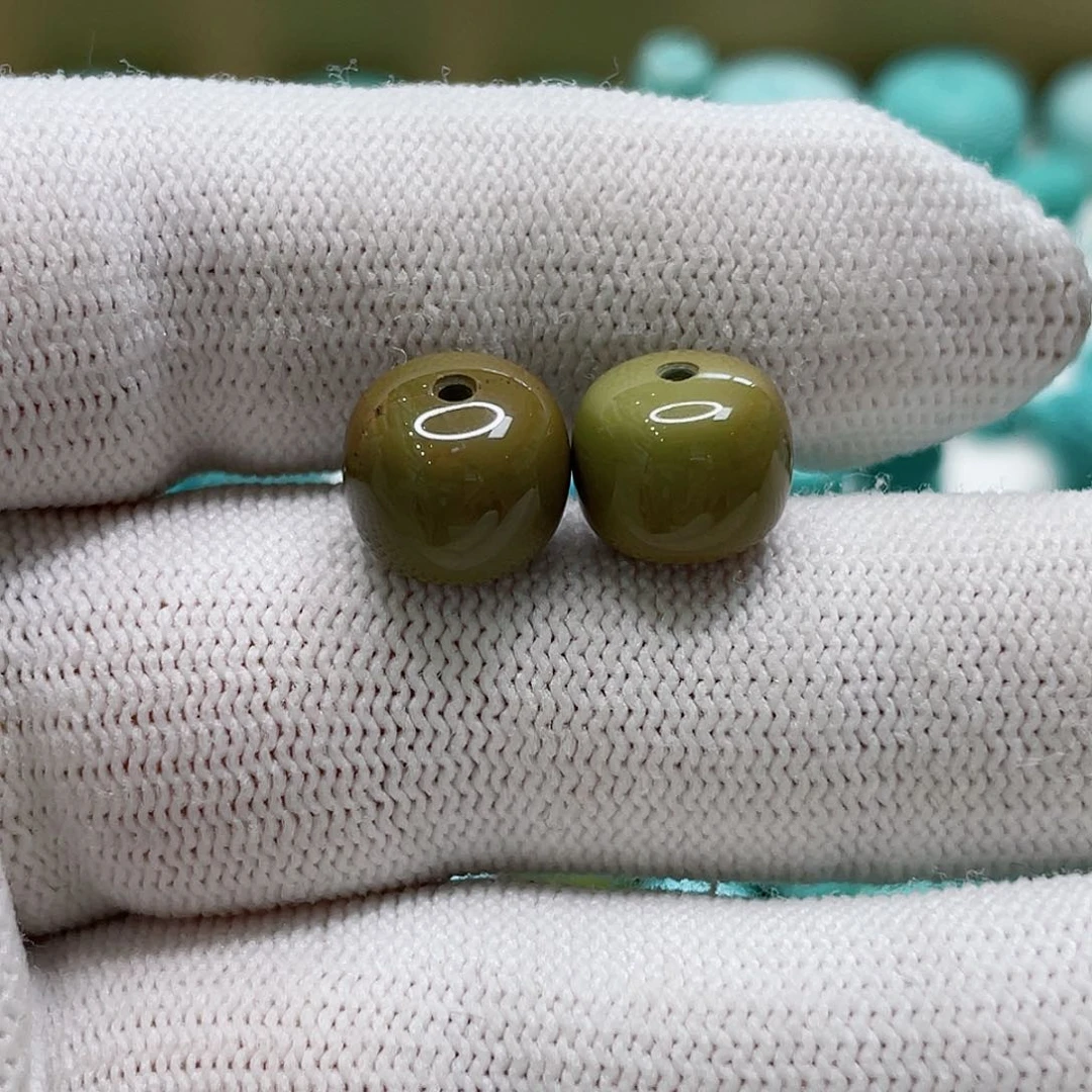 绿松石颈饰未镶嵌追*人