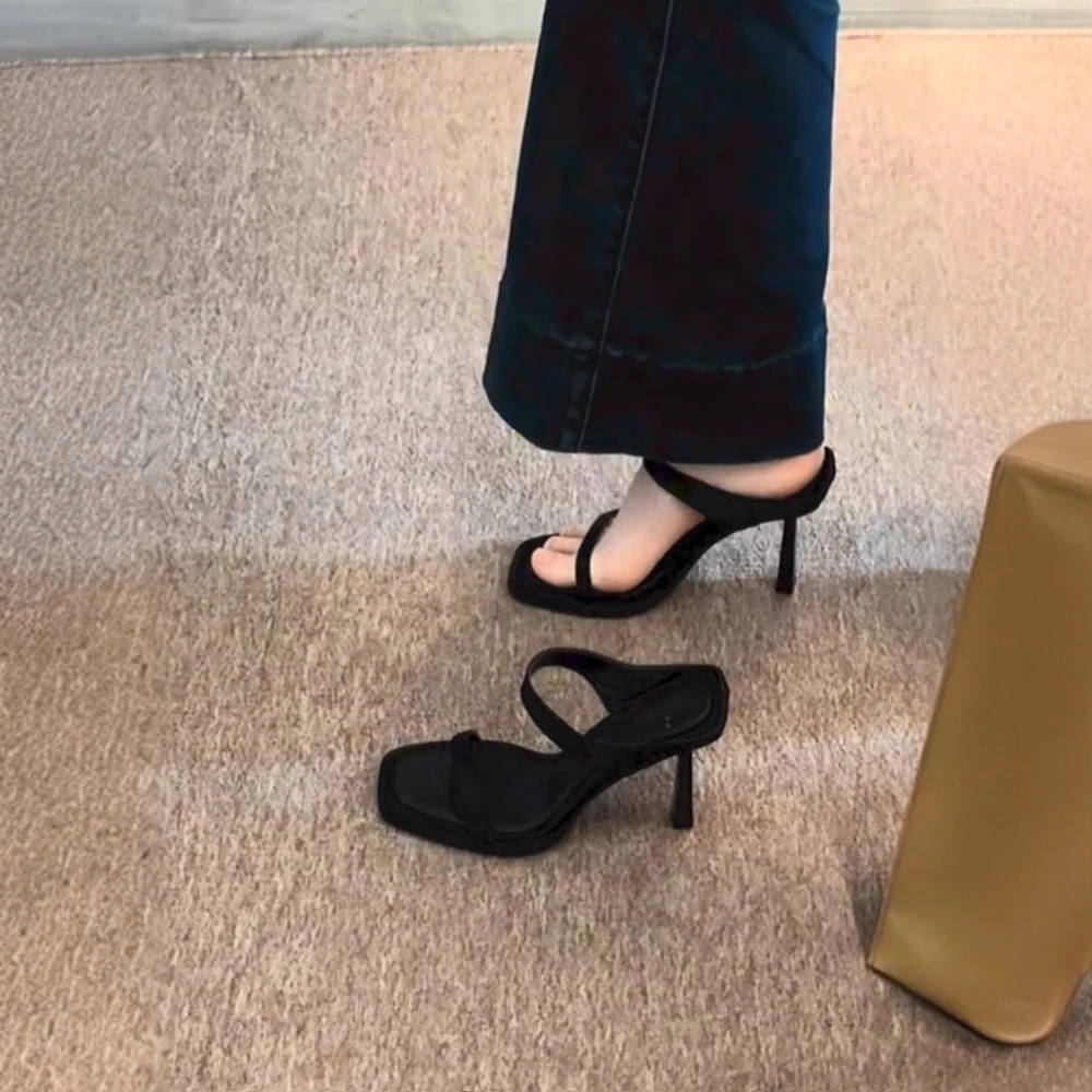 配裙子高跟凉鞋女外穿2025年夏季新款气质细跟时尚一字拖防水台