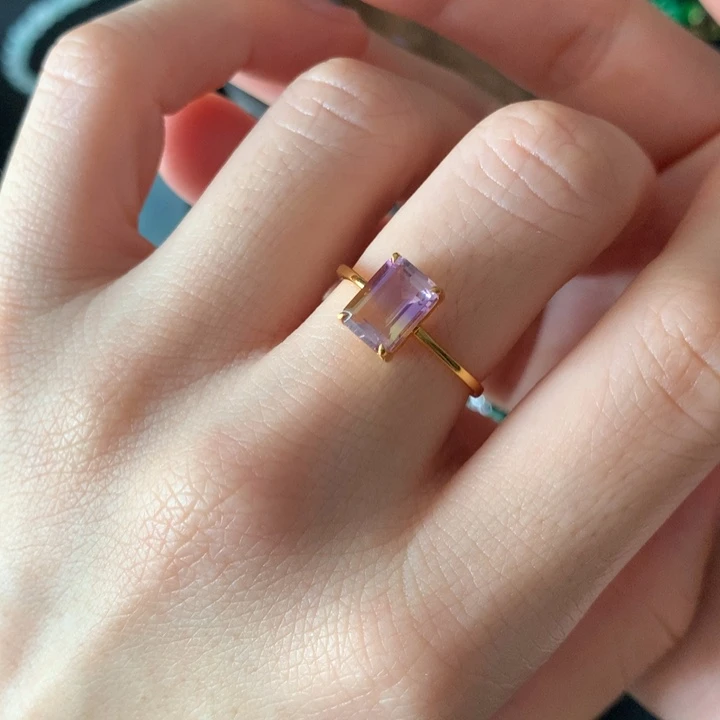 18K金镶嵌戒指紫晶