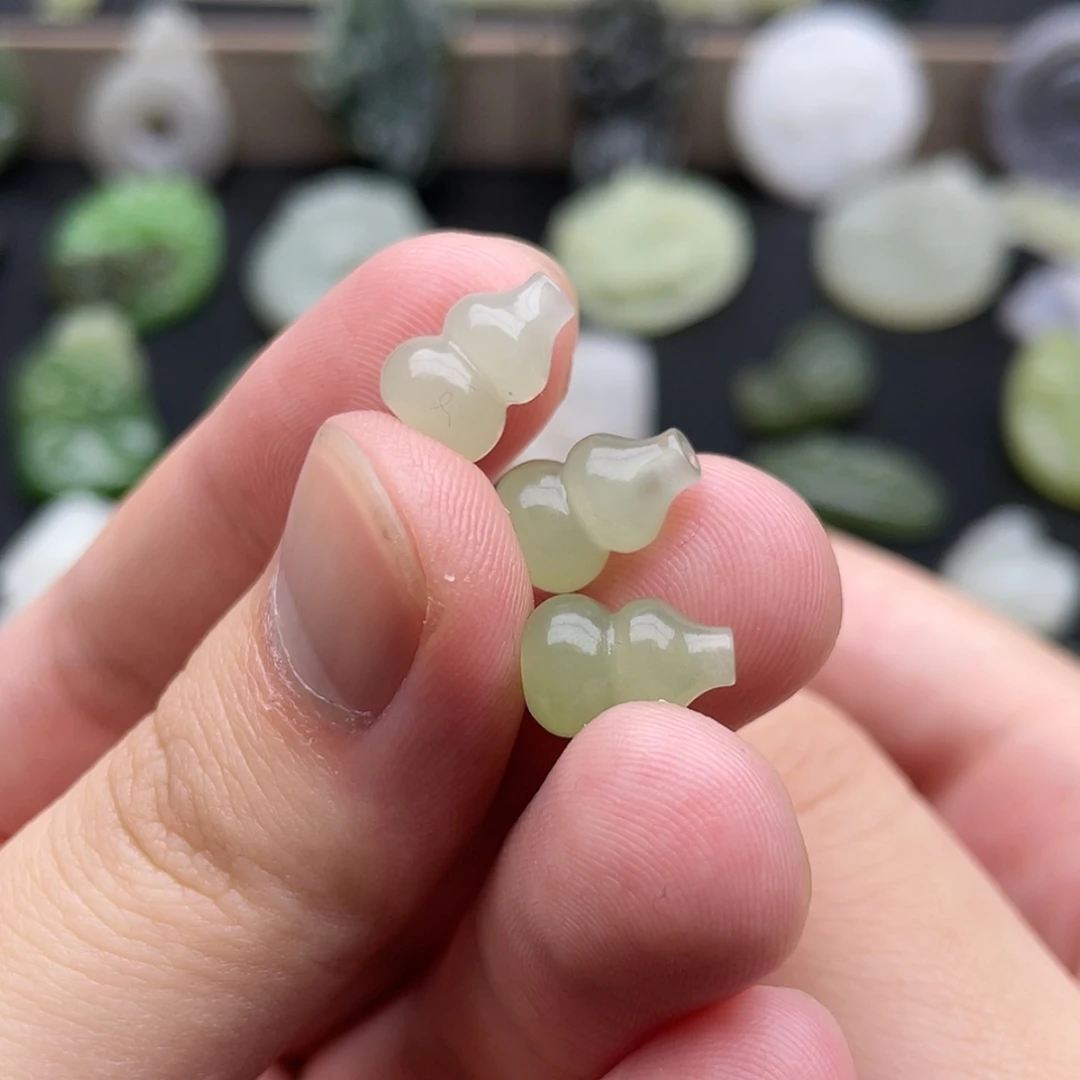 【闪购商品】颈饰未镶嵌和田玉