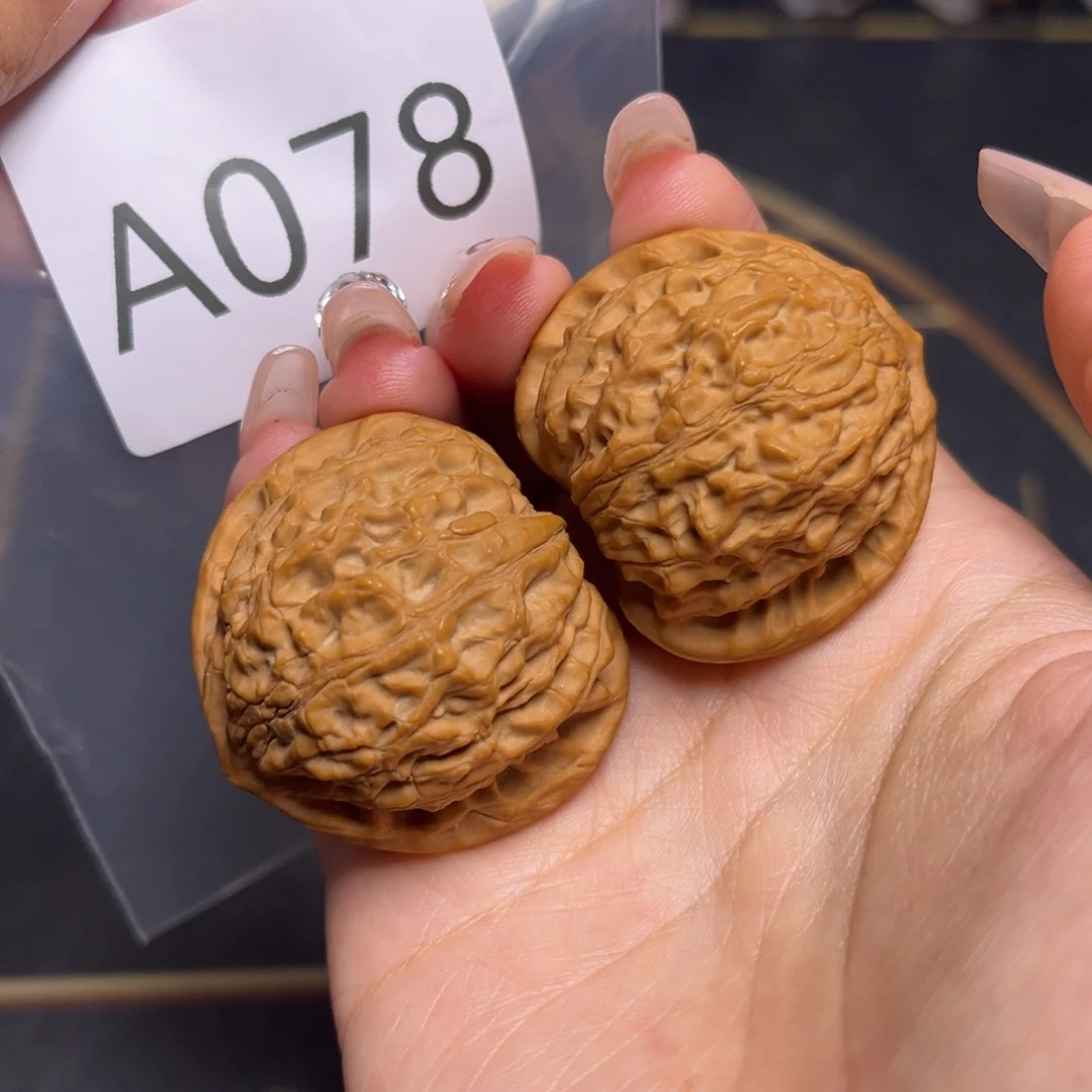 文玩核桃吊坠全品金牛41.5