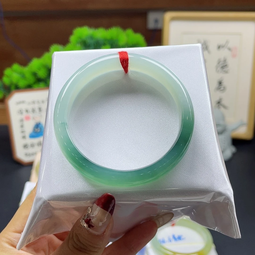 翡翠手镯未镶嵌60 号链接