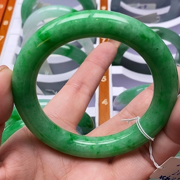 翡翠未镶嵌手镯55