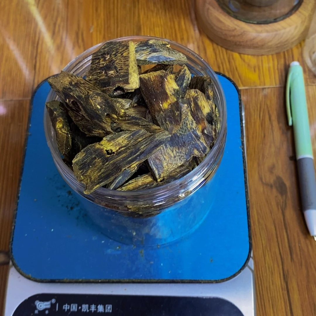 L***V沉香沉香碎屑全部糖结块料150克