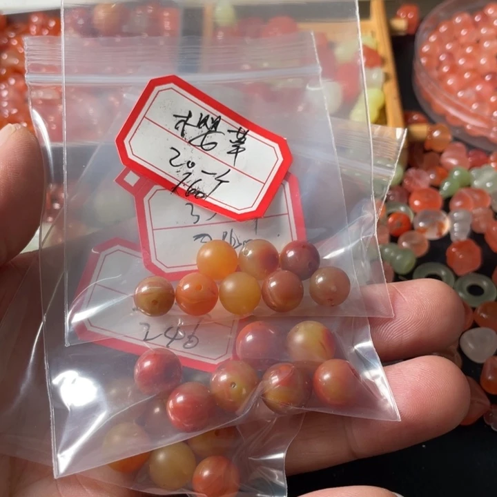 颈饰未镶嵌南红玛瑙