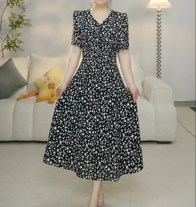 B081连衣裙碎花显瘦时尚夏季小个子法式收腰气质