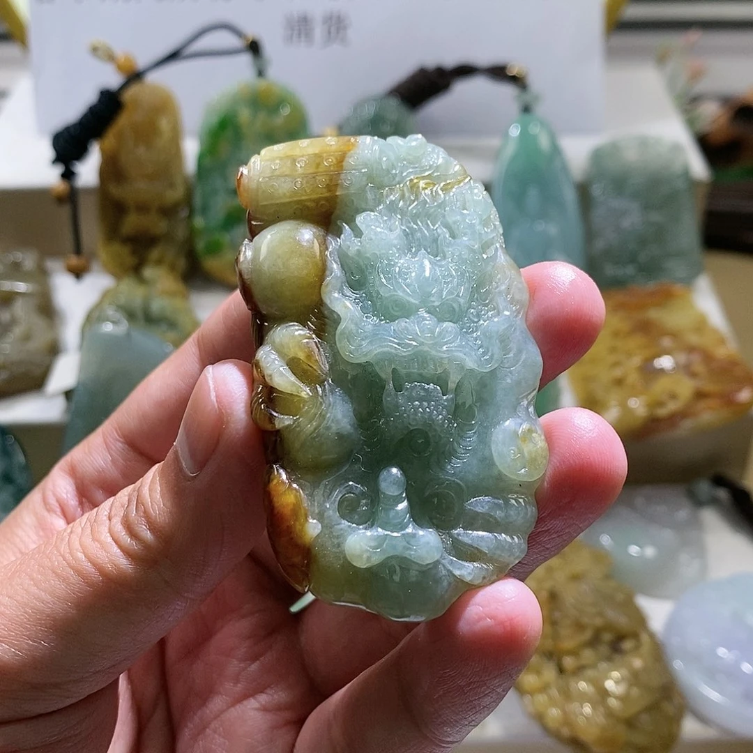 【闪购商品】翡翠颈饰未镶嵌温****司龙牌