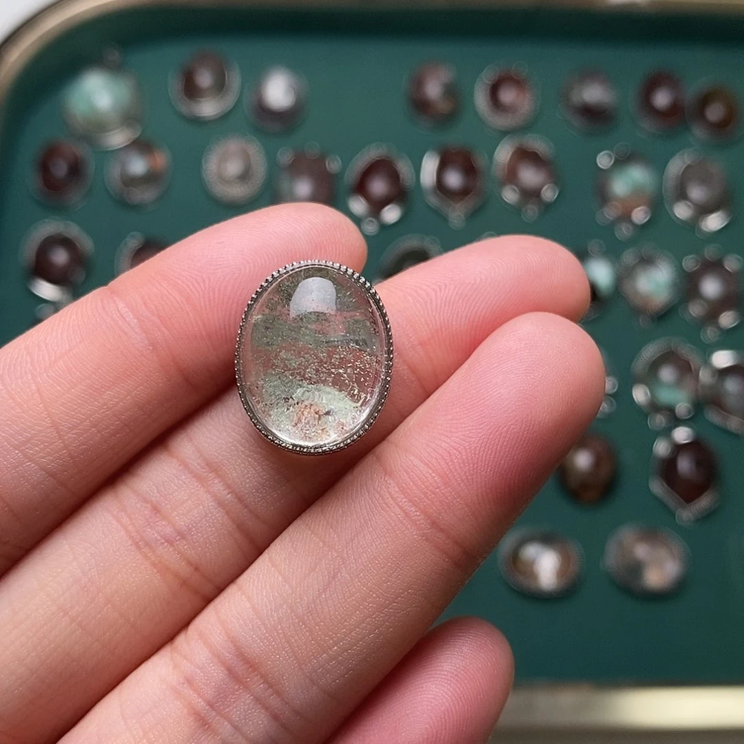未镶嵌颈饰水晶s****?水晶