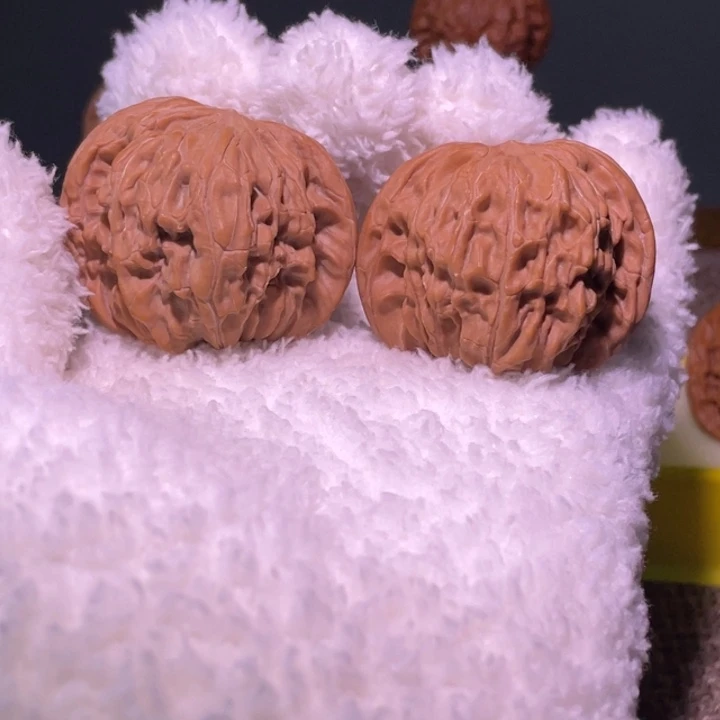 居***士文玩核桃吊坠188磨盘42+