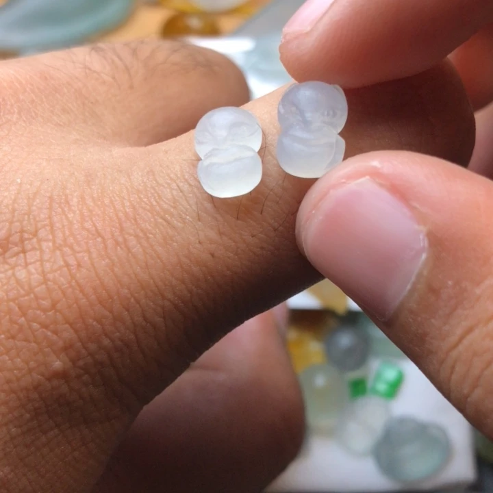 定制翡翠未镶嵌挂件