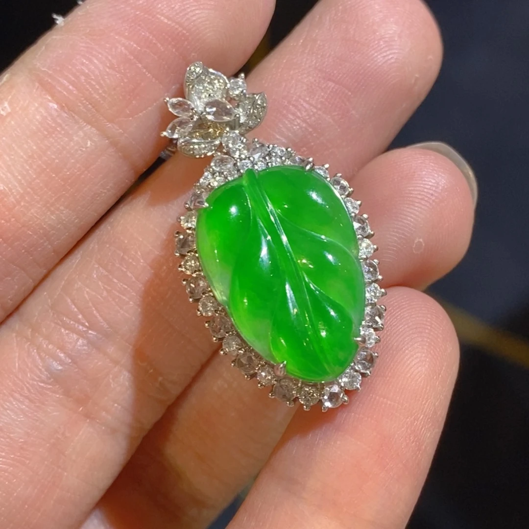 翡翠18K金镶嵌颈饰天然缅甸A货翡翠