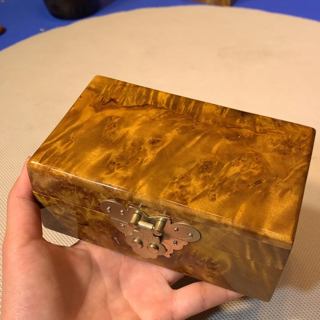 金丝楠黄金樟盒子