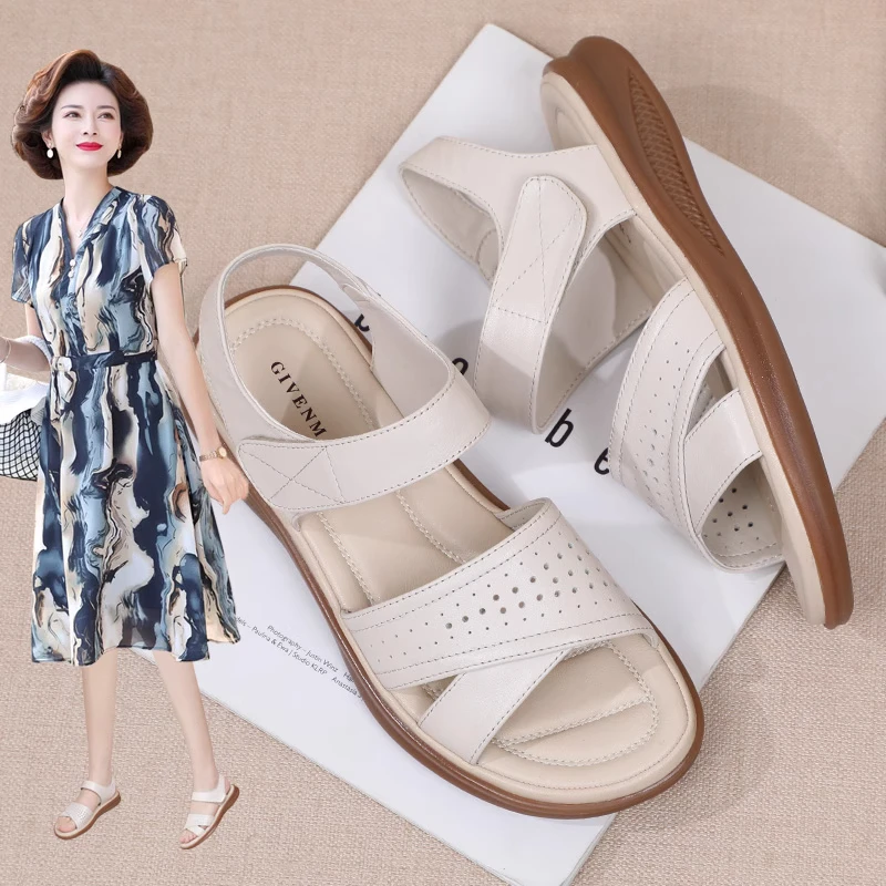 大码不累脚中年妈妈凉鞋真皮牛筋软底防滑中老年女鞋平底老人鞋夏