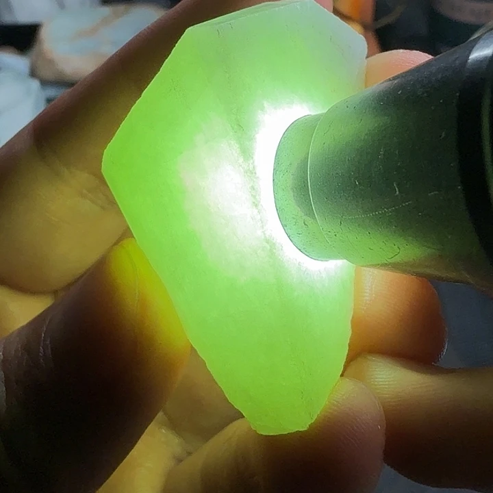 翡翠裸石缅甸天然翡翠片料