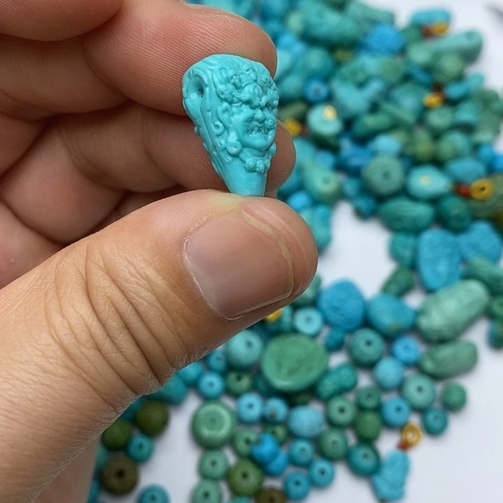 绿松石未镶嵌珠宝奇石