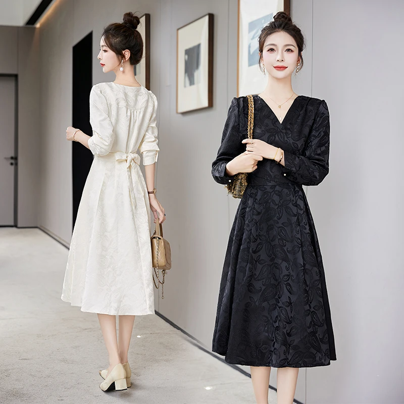 长袖法式提花时尚2025连衣裙显瘦复古千金风收腰气质修身春秋优雅