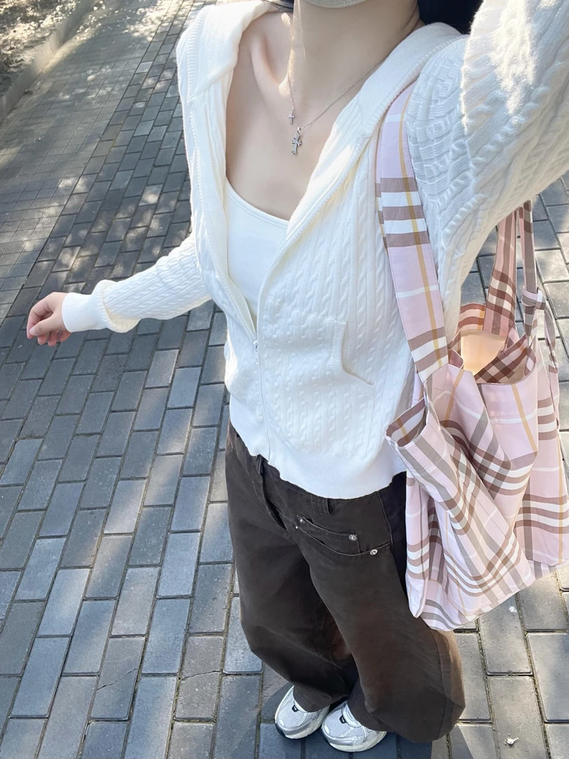 【奶棕漫行】秋冬气质韩系杏色针织开衫上衣白色打底棕色直筒牛仔裤