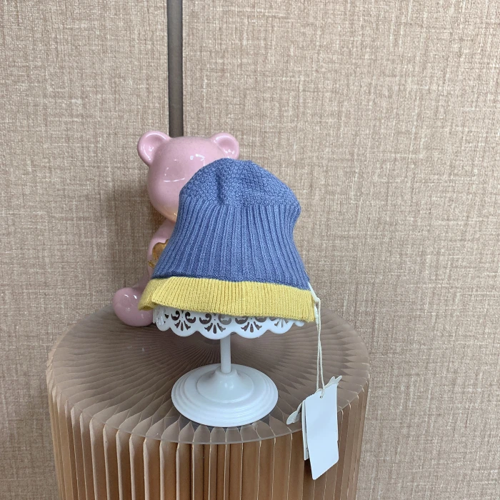 CZ032  宝宝蓝色拼接帽子