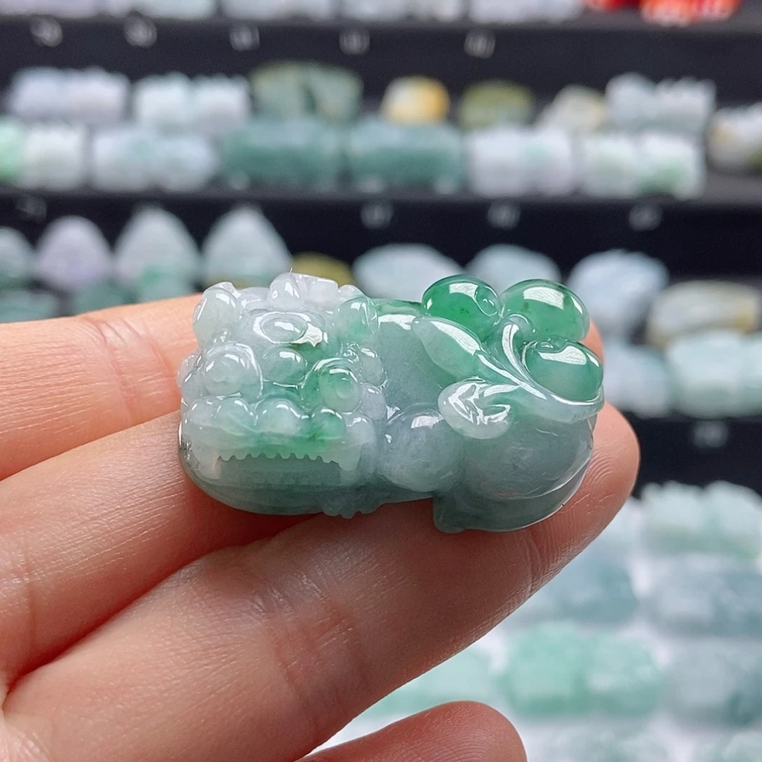 颈饰未镶嵌翡翠雨**南翡翠貔貅