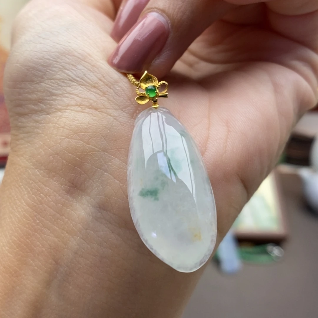 翡翠18K金镶嵌颈饰吊坠52