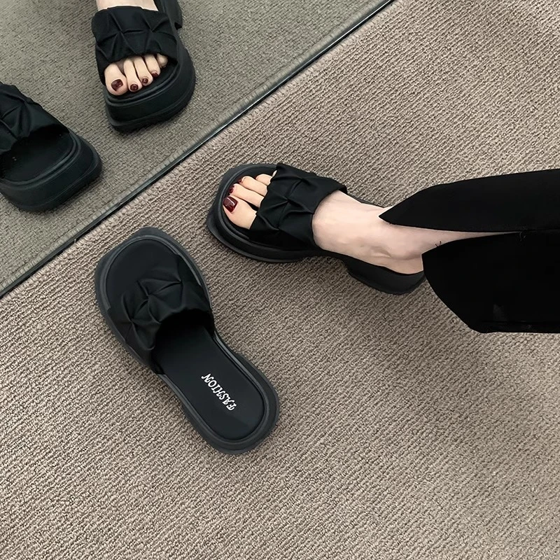 高跟厚底一字拖鞋女夏季外穿2024新款网红法式绝美高级感沙滩凉拖