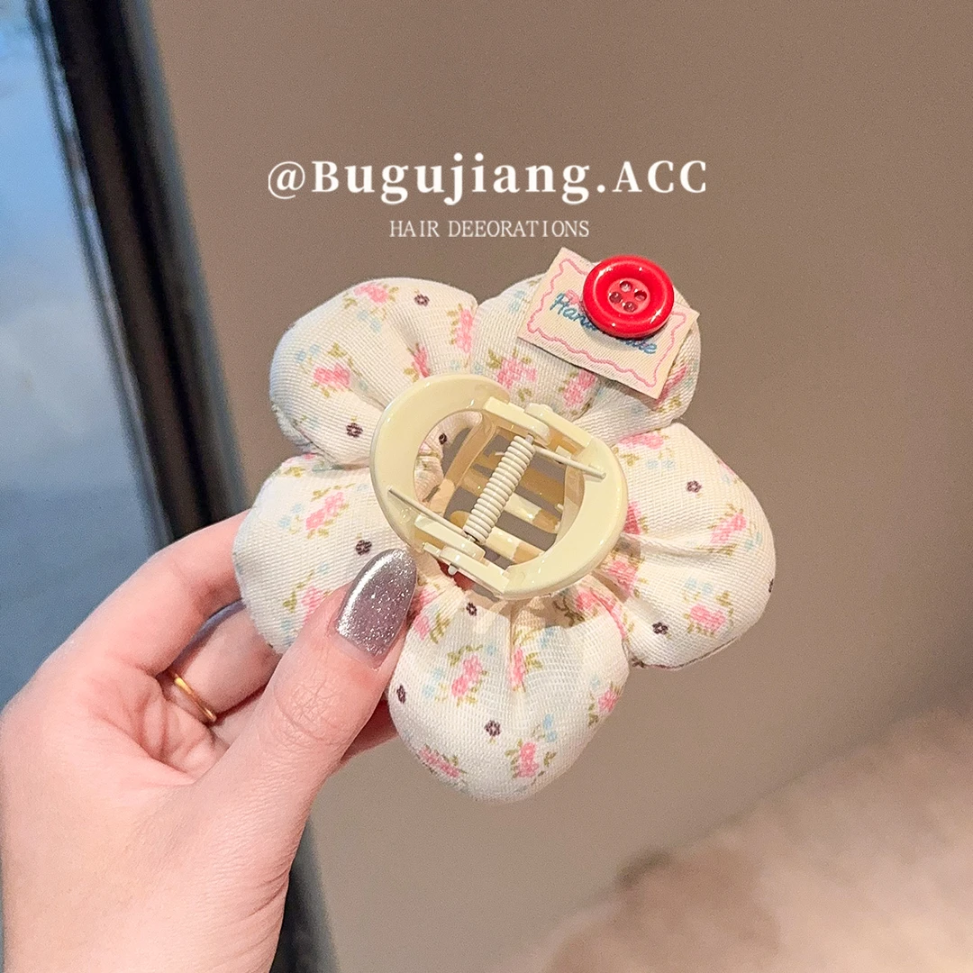 小可爱原创设计师款米白碎花立体花朵抓夹新款小众韩国布艺抓发夹