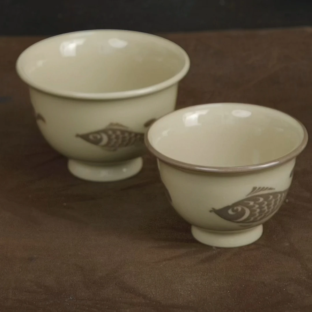 古韵鱼纹大压手杯李宇杰龙泉青瓷鱼藻茶杯高温功夫泡茶杯主人杯