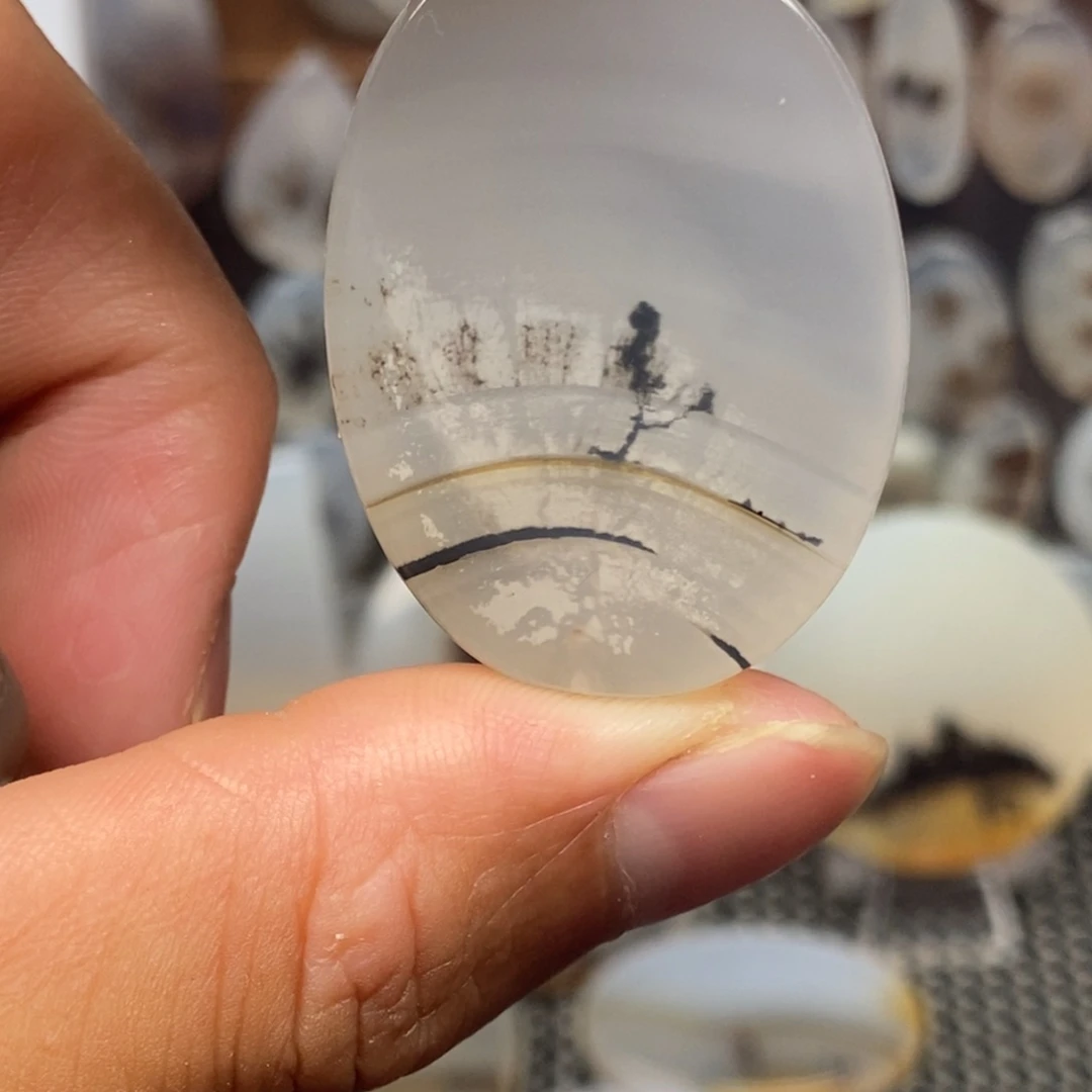 赵***.玛瑙/玉髓颈饰未镶嵌