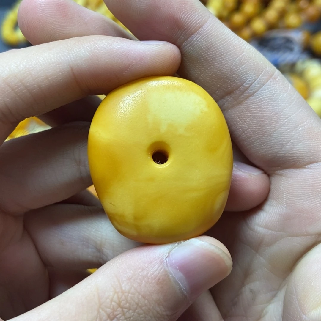 未镶嵌琥珀珠宝奇石