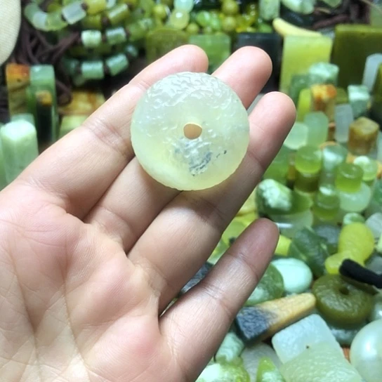 未镶嵌岫玉吊坠岫