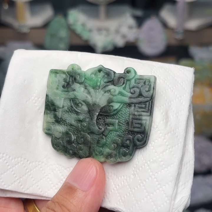 翡翠未镶嵌颈饰吊坠