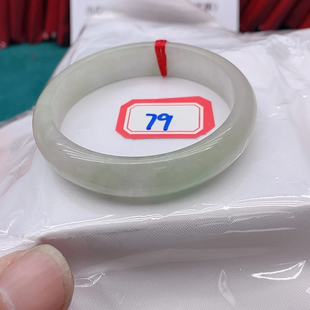 翡翠手镯未镶嵌不*睡A4444444444