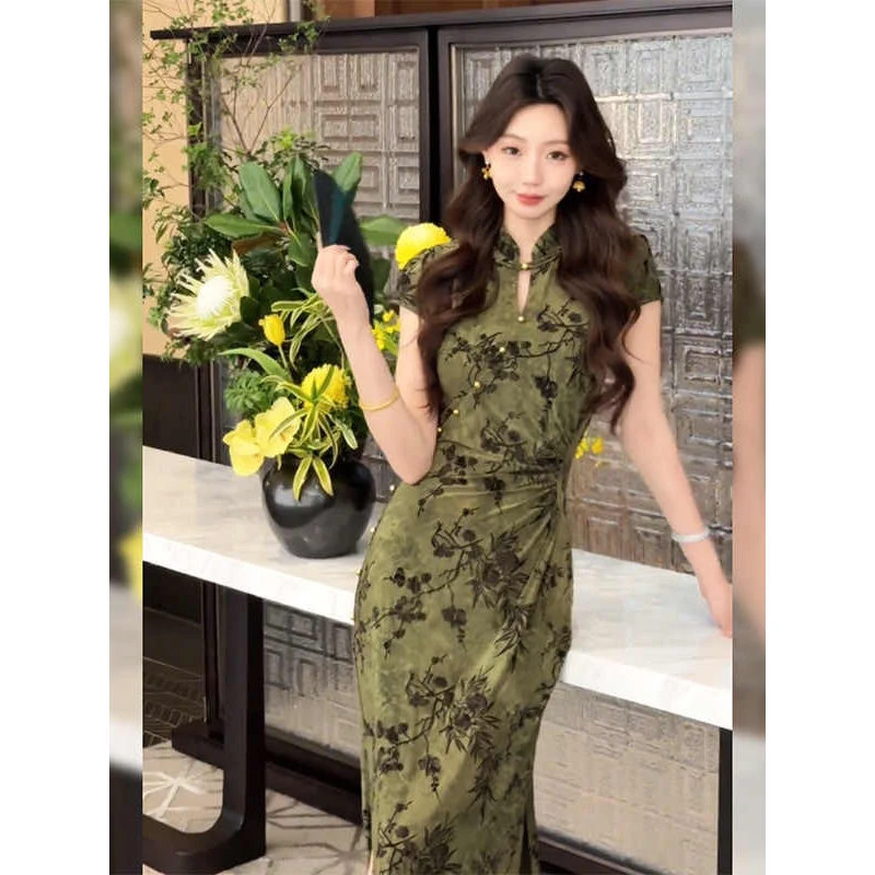 新中式复古绿色碎花改良旗袍裙年轻款漂亮独特收腰温柔气质连衣裙