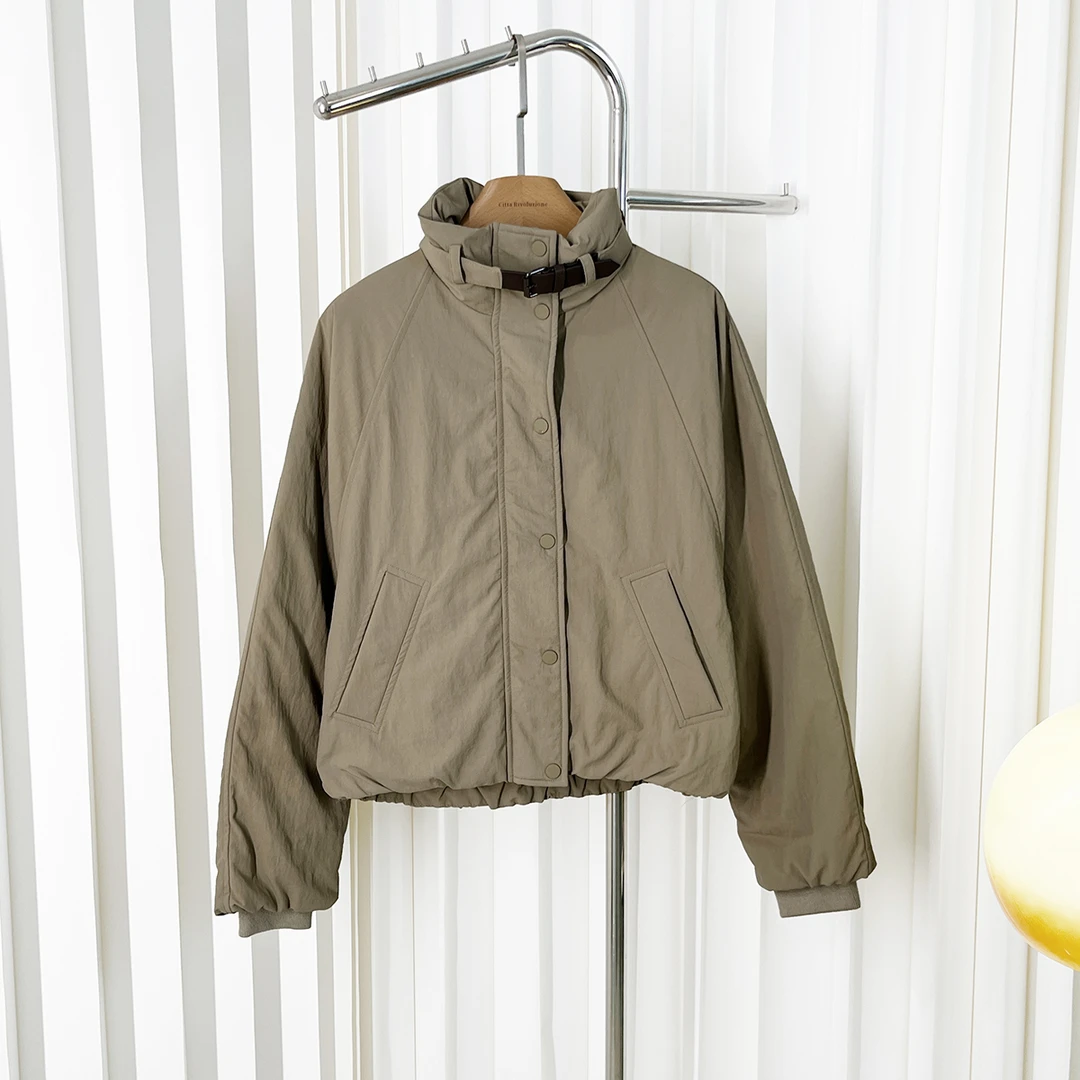 高科技帆布配皮带立领镶珠装饰羽绒服108