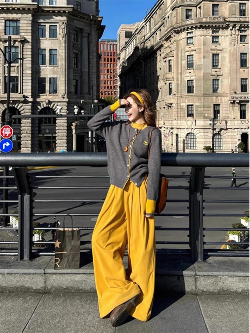 秋冬新款一整套女韩系撞色圆领开衫毛衣黄色高腰褶皱阔腿裤两件套