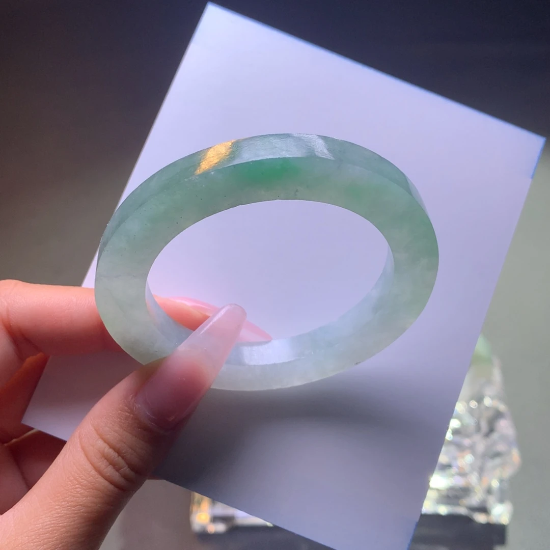 定制翡翠未镶嵌手镯