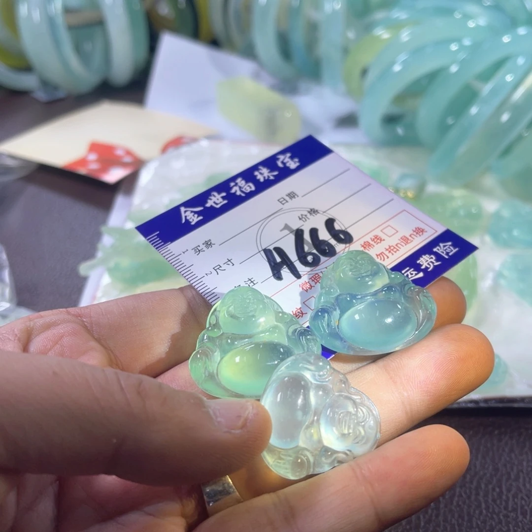 未镶嵌蛇纹石玉颈饰