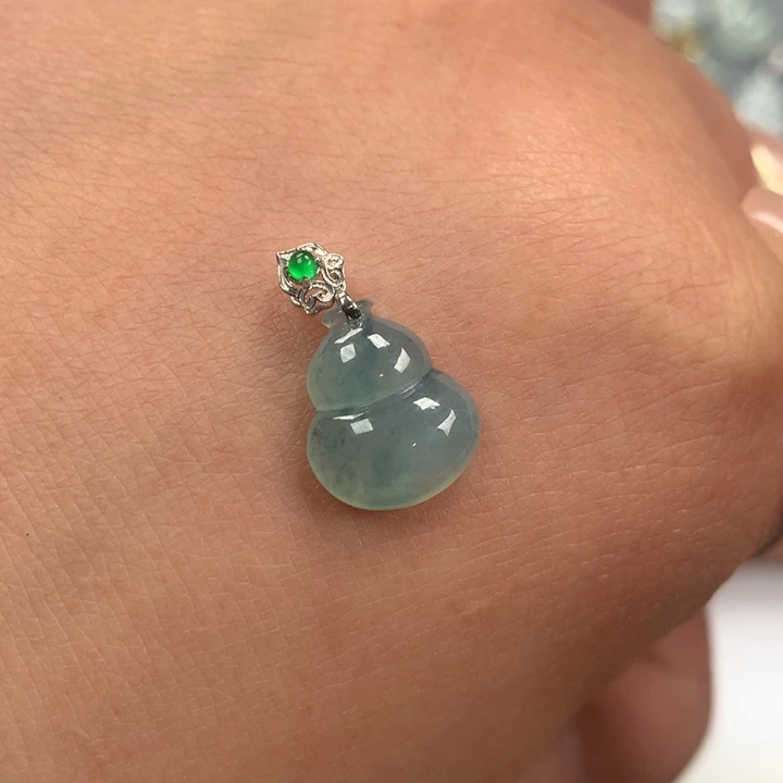 翡翠颈饰18K金镶嵌葫芦