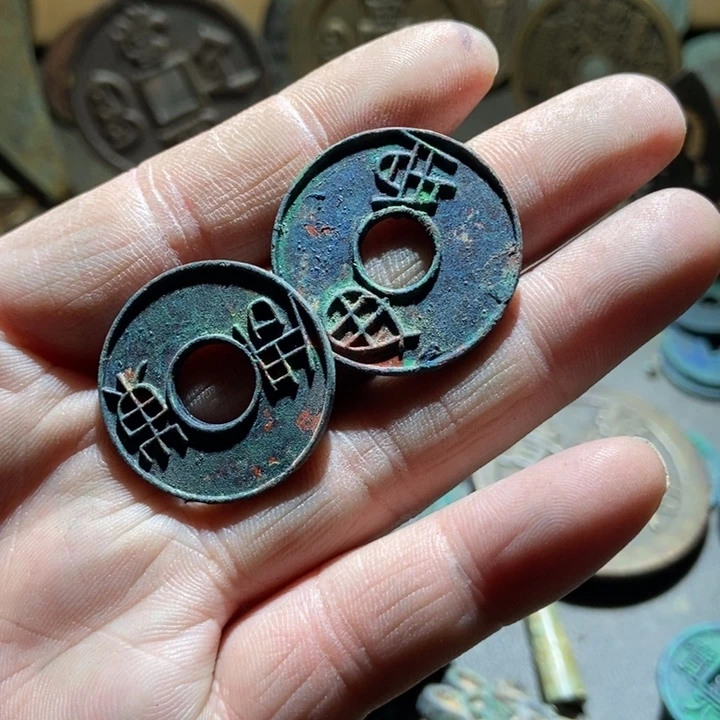 用***y铜现代工艺品仿制品