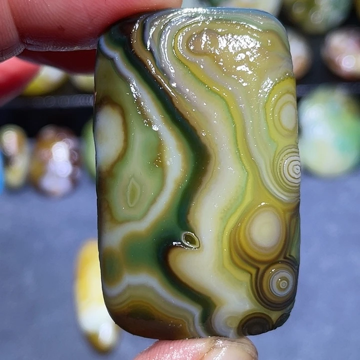 玛瑙/玉髓未镶嵌珠宝奇石