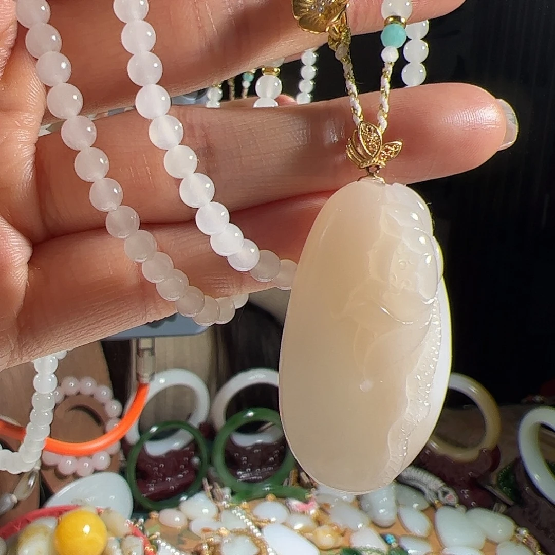 和田玉18K金镶嵌颈饰