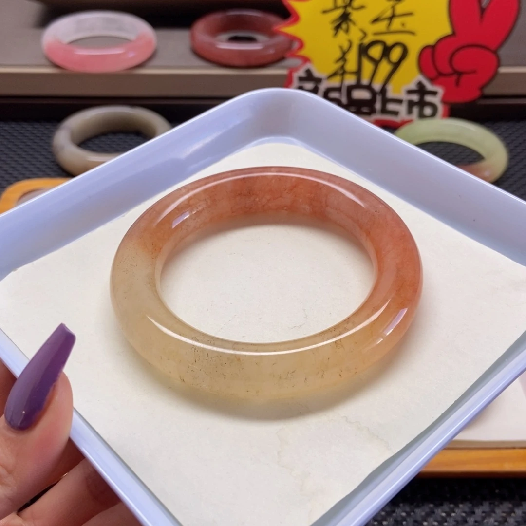 未镶嵌手镯石英岩玉