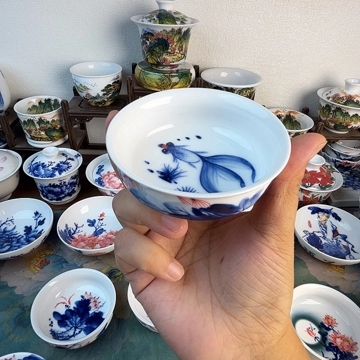 忠意堂釉下彩荷花鱼