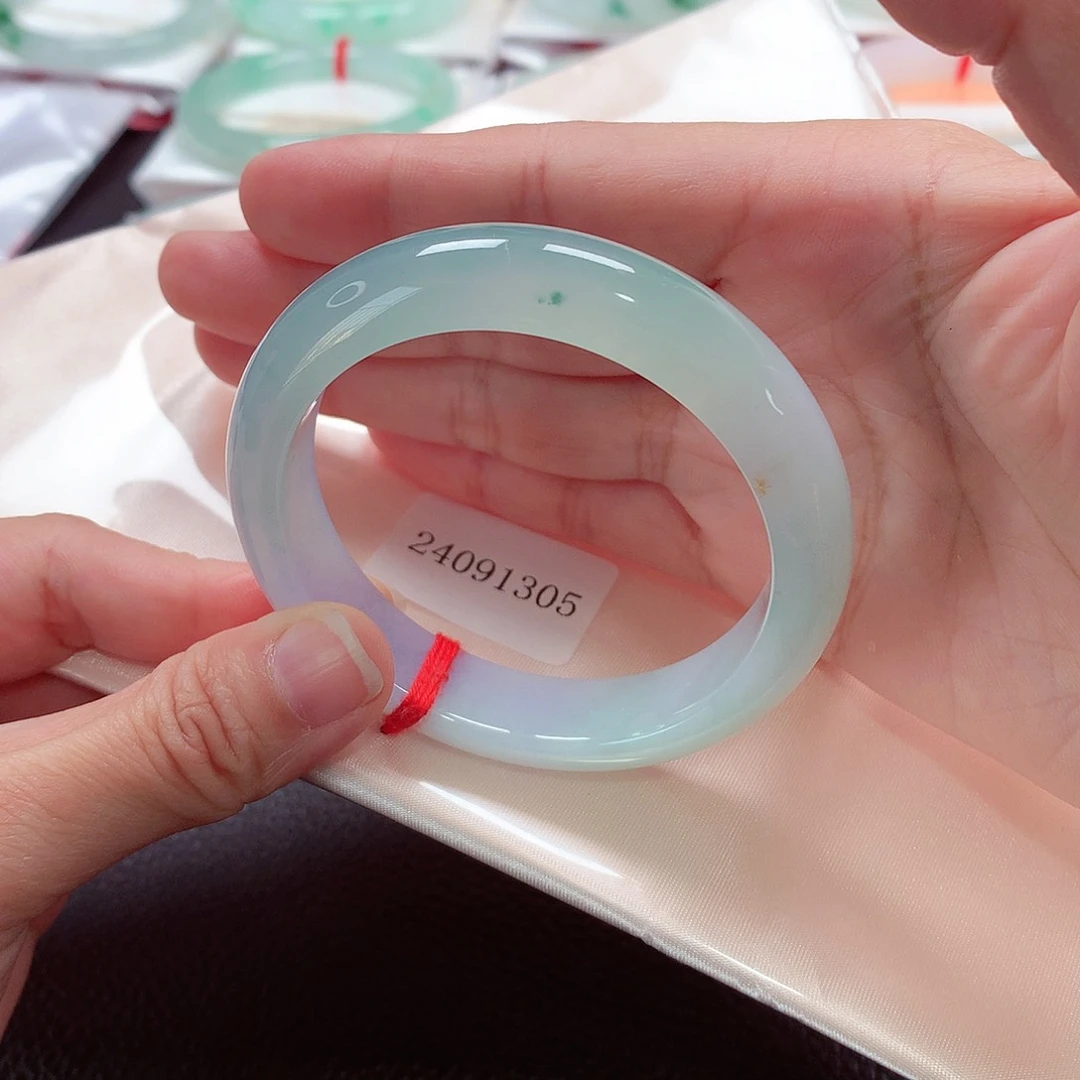 翡翠手镯未镶嵌天然A货翡翠手镯